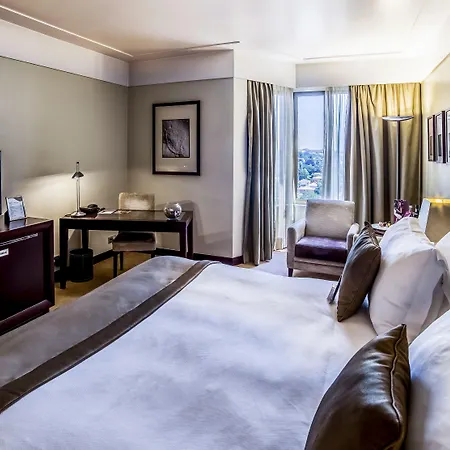 クラウンプラザ