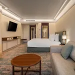 Crowne Plaza By Ihg Hotel 5*