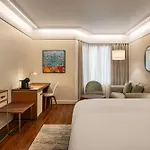 波尔图皇冠假日酒店 5*