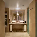 Crowne Plaza By Ihg Hotel