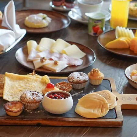 Crowne Plaza By Ihg 5*
