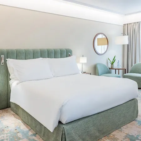 Crowne Plaza By Ihg Hotell 5*