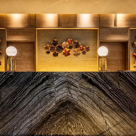 Crowne Plaza By Ihg Hotell 5*