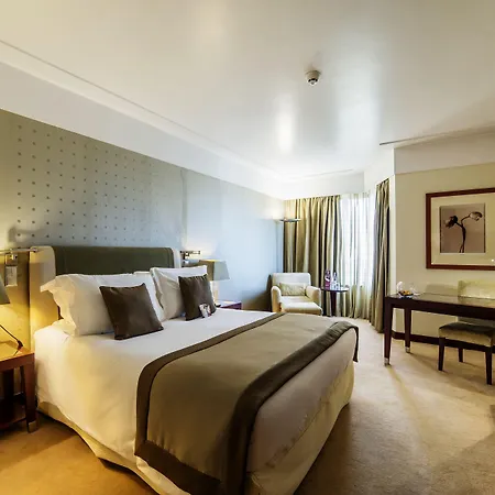 Отель Crowne Plaza By Ihg 5*