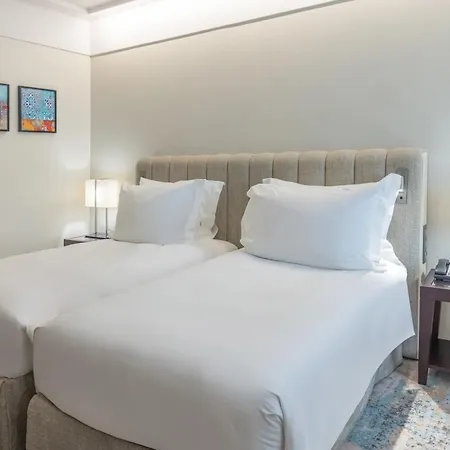 Crowne Plaza By Ihg Hotel