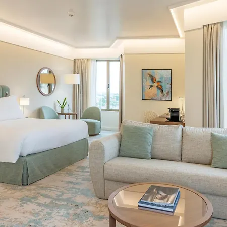 Crowne Plaza By Ihg Hotel