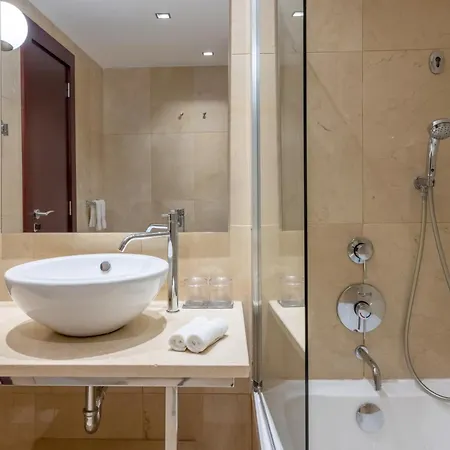 Crowne Plaza By Ihg 5*