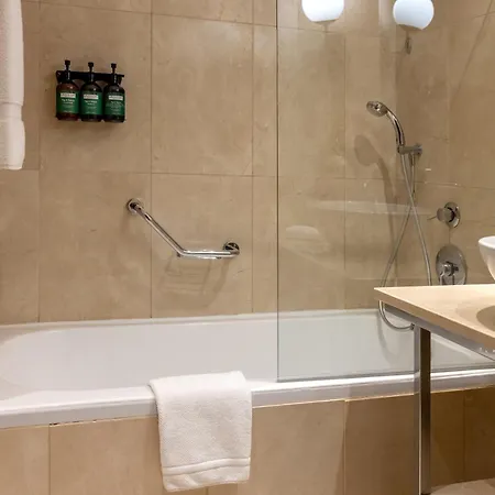 Crowne Plaza By Ihg 5*