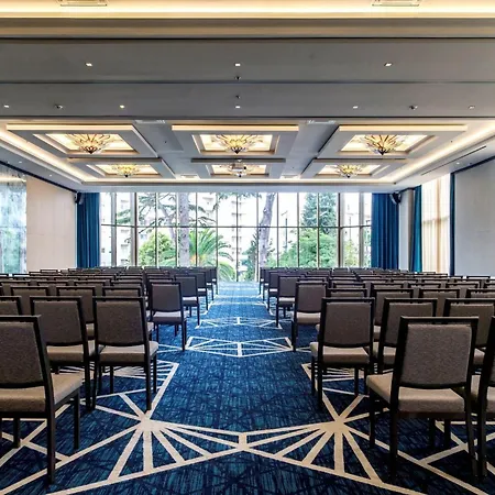 Отель Crowne Plaza By Ihg