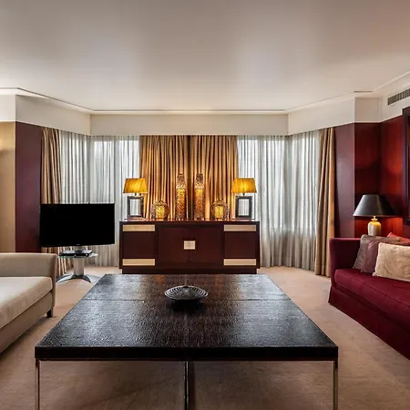 Crowne Plaza By Ihg Hotel