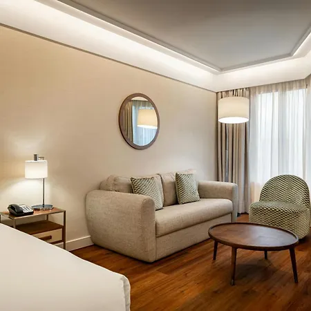 Crowne Plaza By Ihg