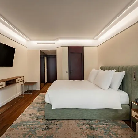 Hotel Crowne Plaza By Ihg 5*