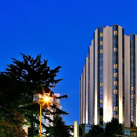 Crowne Plaza By Ihg