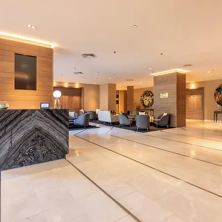 Crowne Plaza By Ihg