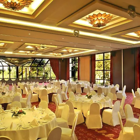 Crowne Plaza By Ihg Ξενοδοχείο