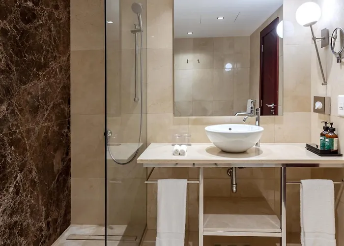 Crowne Plaza By Ihg 5*