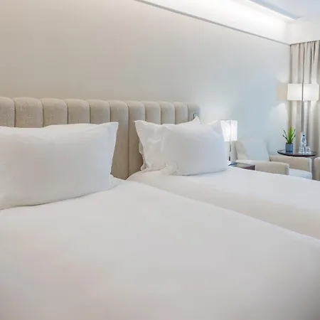 Crowne Plaza By Ihg Hotell 5*