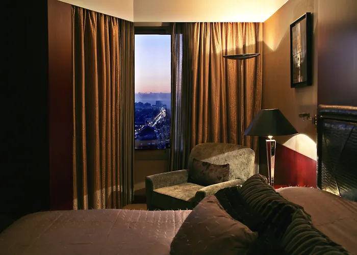 Crowne Plaza By Ihg Hotell