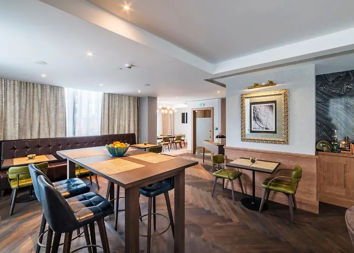 Crowne Plaza By Ihg 5*