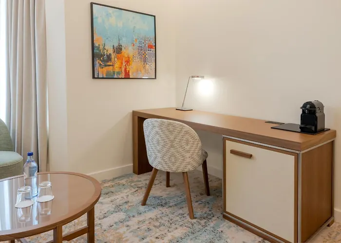 Crowne Plaza By Ihg מלון פורטו