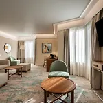 Crowne Plaza By Ihg 5*